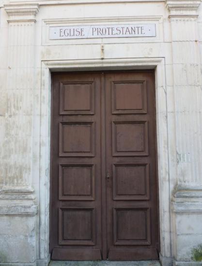 l-entree-du-temple-rue-pasteur.jpg