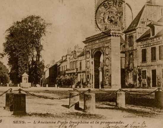 la-porte-dauphine-coll-sas-bis.jpg