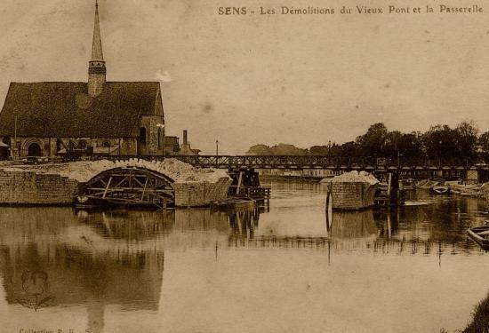 le-vieux-pont-et-la-passerelle-provisoire-coll-sas-bis.jpg